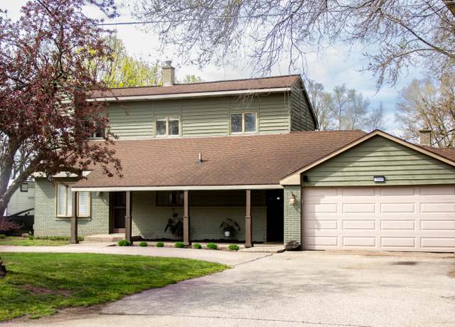 Property at 10443 Melvin St, Zeeland, MI 49464, 5 beds, 2 baths