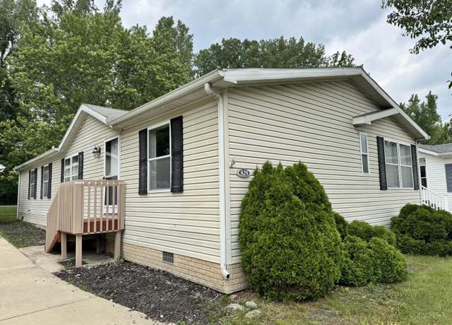 Property at 829 Savannah River Dr, Adrian, MI 49221, 3 beds, 2 baths