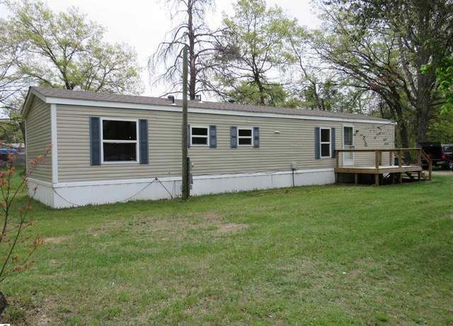 Property at 10060 W Kelly Rd, Lake City, MI 49651, 2 beds, 1.5 baths