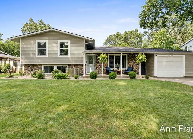Property at 15075 155th Ave, Grand Haven, MI 49417, 5 beds, 3 baths