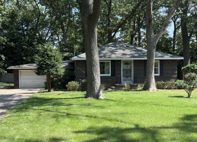 Property at 2962 Statford St, Norton Shores, MI 49444, 3 beds, 1 bath