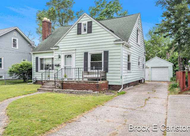 Property at 2945 Roosevelt Rd, Roosevelt Park, MI 49441, 3 beds, 2 baths