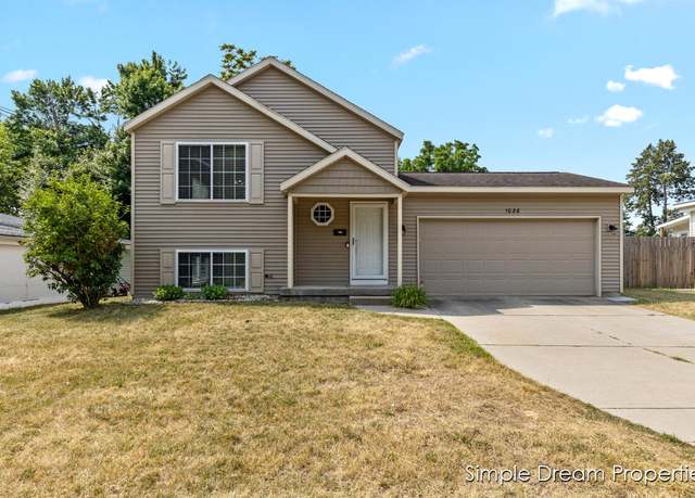 Property at 1026 Coldbrook St NE, Grand Rapids, MI 49503, 4 beds, 2 baths