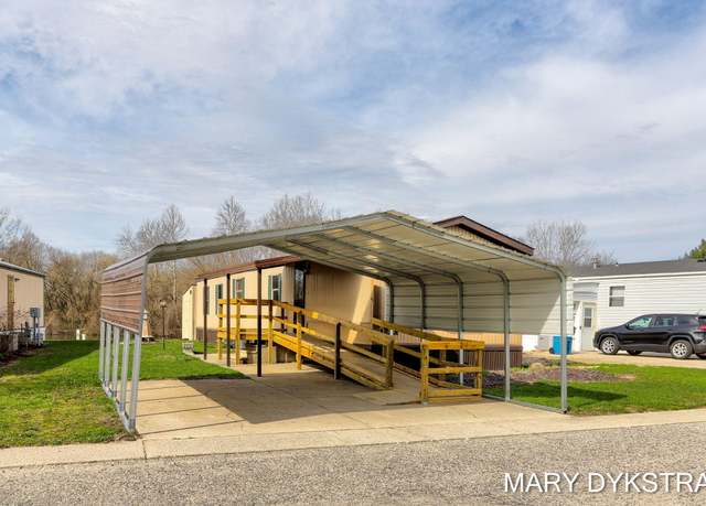 Property at 8916 Lindy Ln, Holland, MI 49423, 2 beds, 2 baths