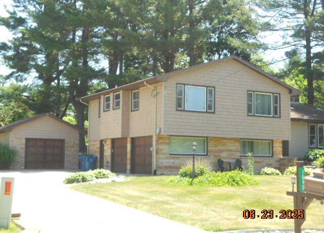 Property at 1090 Cadet Ln, Kalamazoo, MI 49009, 4 beds, 3 baths
