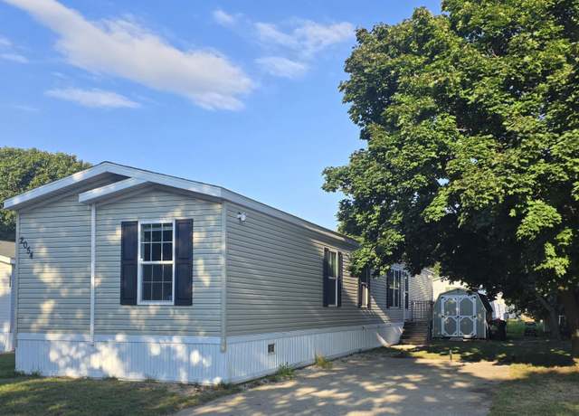 Property at 2054 Ironwood West Ct, Muskegon, MI 49442, 3 beds, 2 baths