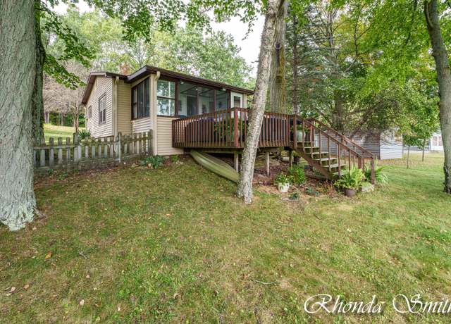 Property at 11432 Lakeshore Dr, Lakeview, MI 48850, 2 beds, 1 bath