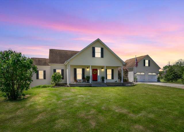Property at 7068 E V Ave, Vicksburg, MI 49097, 4 beds, 3 baths