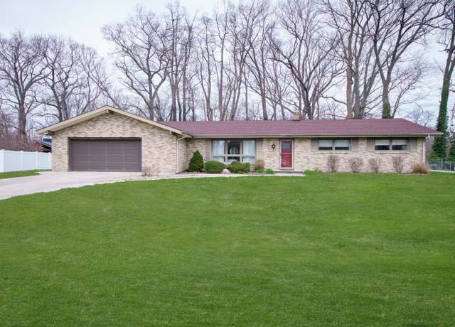 Property at 5520 Alpine Rdg, Stevensville, MI 49127, 4 beds, 2.5 baths