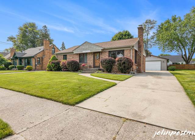 Property at 954 Kelsey St NE, Grand Rapids, MI 49505, 3 beds, 1.5 baths