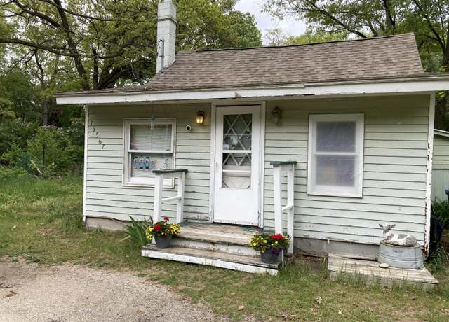 Property at 15567 Comstock St, Grand Haven, MI 49417, 2 beds, 1 bath
