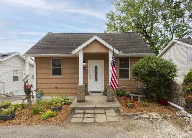 Property at 68434 Dailey Rd, Edwardsburg, MI 49112, 2 beds, 1.5 baths