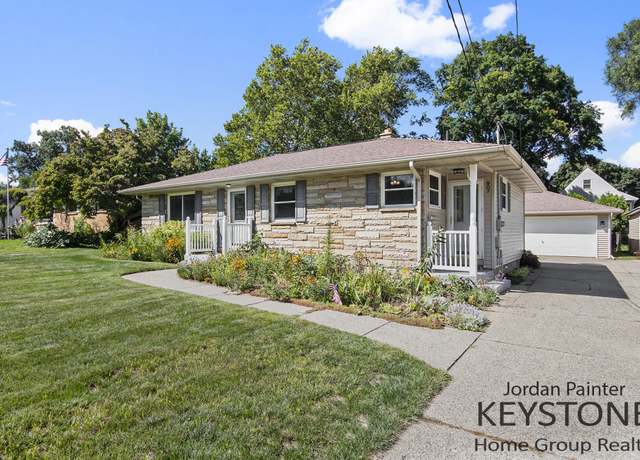 Property at 907 32nd St SW, Wyoming, MI 49509, 4 beds, 1.5 baths
