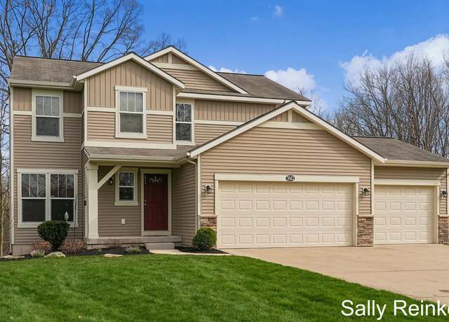 Property at 3582 Bridgehampton Dr NE, Grand Rapids, MI 49546, 5 beds, 3.5 baths