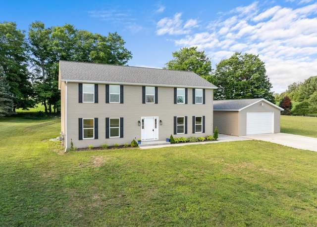Property at 18180 Hilltop Dr, Charlevoix, MI 49720, 5 beds, 2.5 baths