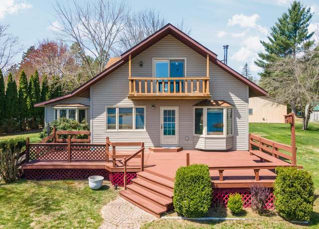 Property at 612 W River Ct, Gladwin, MI 48624, 3 beds, 2 baths