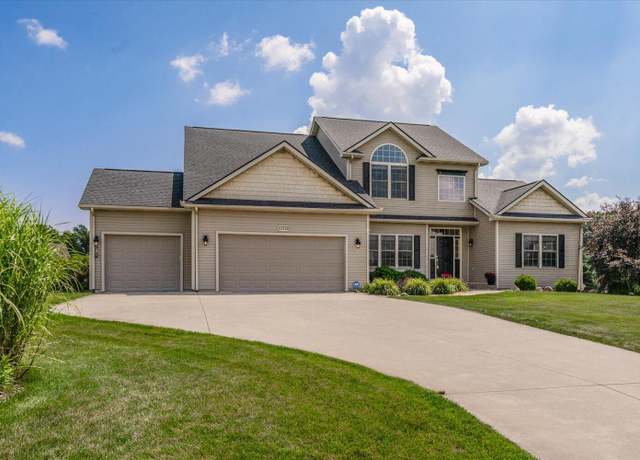 Property at 10715 Riedell Dr, Kalamazoo, MI 49009, 5 beds, 3 baths