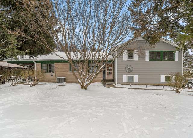 Property at 2089 S 9th St, Kalamazoo, MI 49009, 3 beds, 2.5 baths