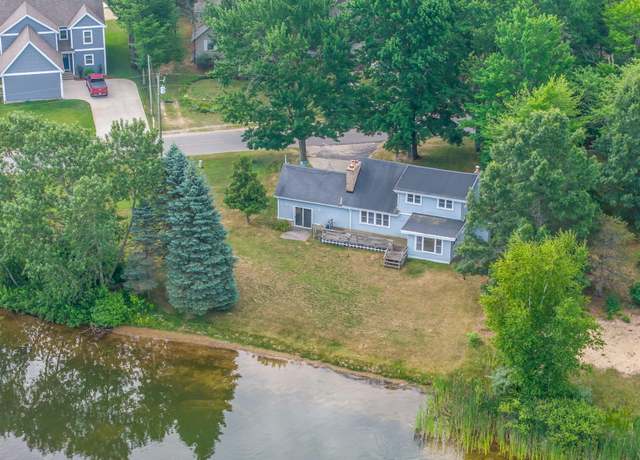 Property at 7914 Royal Rd, Canadian Lakes, MI 49346, 2 beds, 1 bath