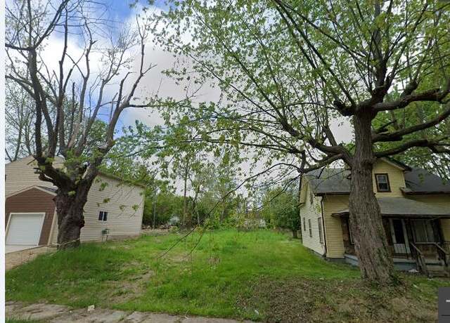 Property at 488 Bloomfield Ave, Ave, Pontiac, MI 48341