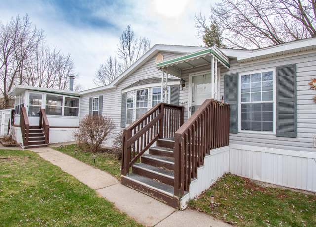Property at 314 Piedmont Dr SE, Kentwood, MI 49548, 3 beds, 2 baths