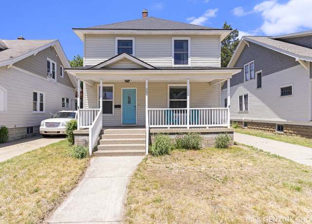 Property at 205 W 16th St, Holland, MI 49423, 3 beds, 1 bath