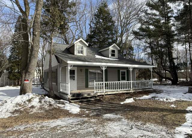 Property at 5312 Airline Rd, Muskegon, MI 49444, 2 beds, 1 bath