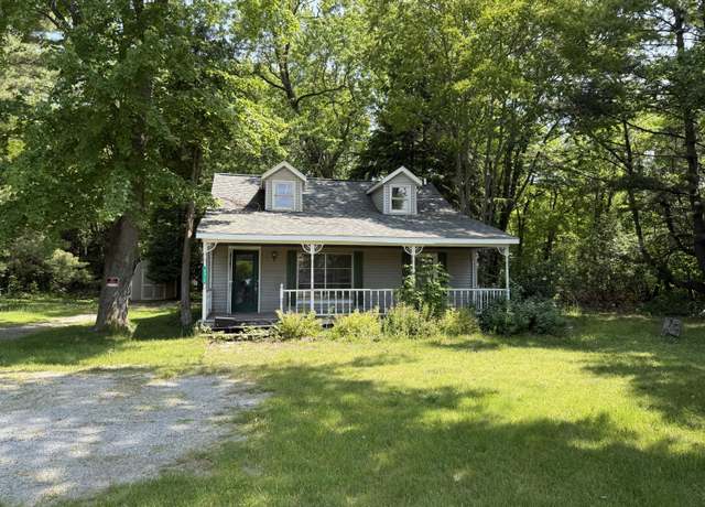 Property at 5312 Airline Rd, Muskegon, MI 49444, 2 beds, 1 bath