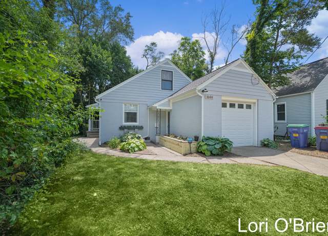 Property at 1644 Boston St SE, Grand Rapids, MI 49506, 3 beds, 2.5 baths