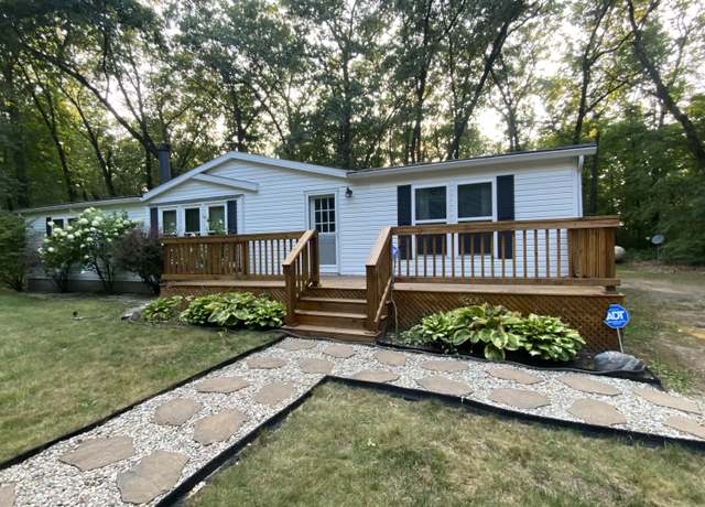 Property at 9311 N Maple Hill Rd, Howard City, MI 49329, 3 beds, 2 baths