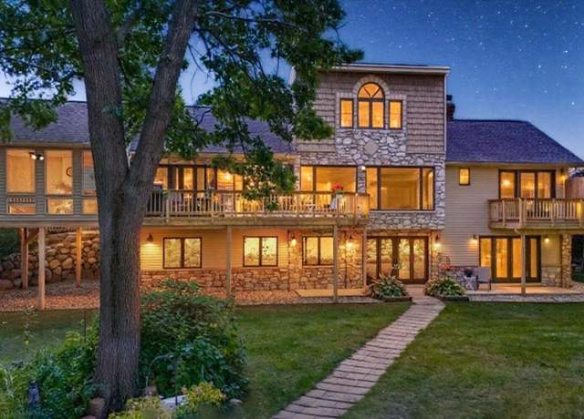 Property at 7414 Field Bay Ave, Kalamazoo, MI 49009, 6 beds, 4.5 baths