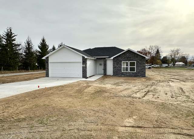 Property at 2006 Green Acres Dr, Adrian, MI 49221, 3 beds, 2 baths