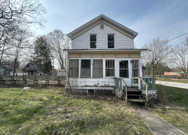 Property at 324 Elm St, Niles, MI 49120, 3 beds, 2 baths