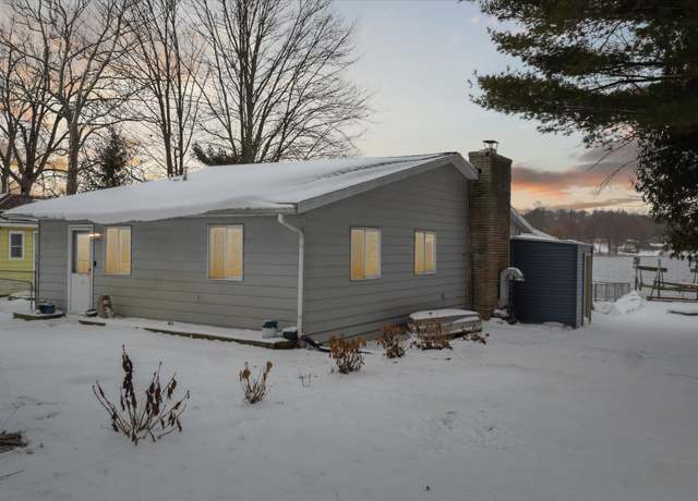 Property at 124 Peterson Dr, Gobles, MI 49055, 2 beds, 1 bath