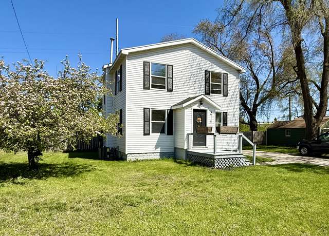 Property at 314 Maple St, Spring Lake, MI 49456, 4 beds, 1 bath