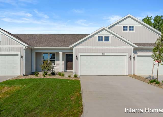 Property at 1533 N Village Cir, Kalamazoo, MI 49009, 2 beds, 2.5 baths