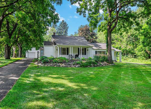 Property at 8292 E G Ave, Kalamazoo, MI 49048, 3 beds, 1.5 baths