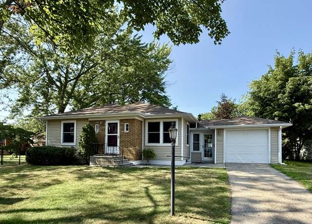 Property at 1115 Park Ave, Grand Haven, MI 49417, 2 beds, 1 bath