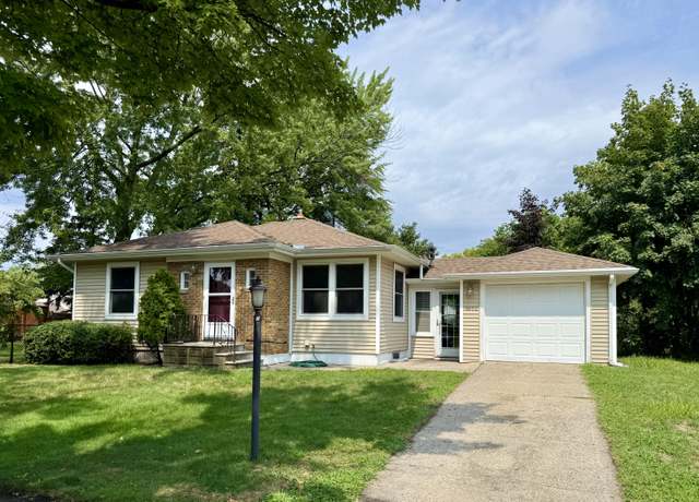 Property at 1115 Park Ave, Grand Haven, MI 49417, 2 beds, 1 bath