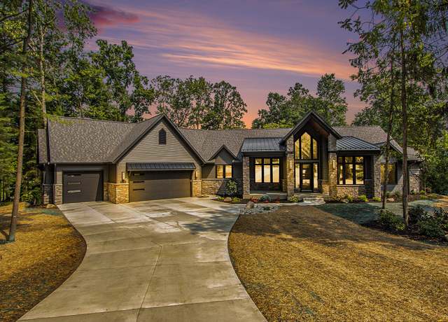 Property at 8262 Vinewood, Mattawan, MI 49071, 4 beds, 4.5 baths