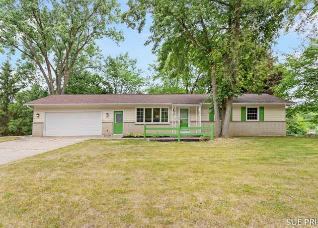 Property at 2611 Wabash Dr NE, Grand Rapids, MI 49525, 3 beds, 2 baths