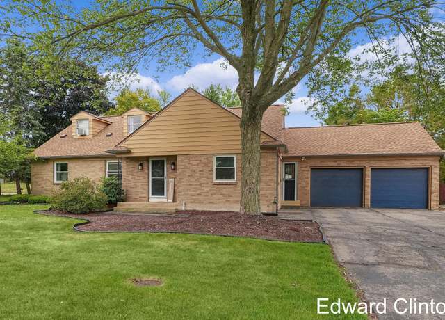 Property at 2024 7th St NW, Grand Rapids, MI 49504, 5 beds, 3.5 baths