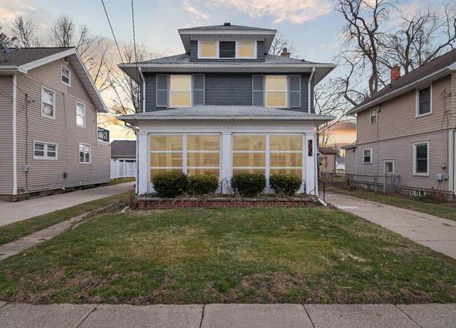 Property at 1011 S West Ave, Jackson, MI 49203, 3 beds, 1.5 baths