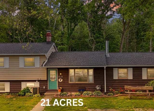 Property at 37137 30th St, Paw Paw, MI 49079, 3 beds, 1.5 baths