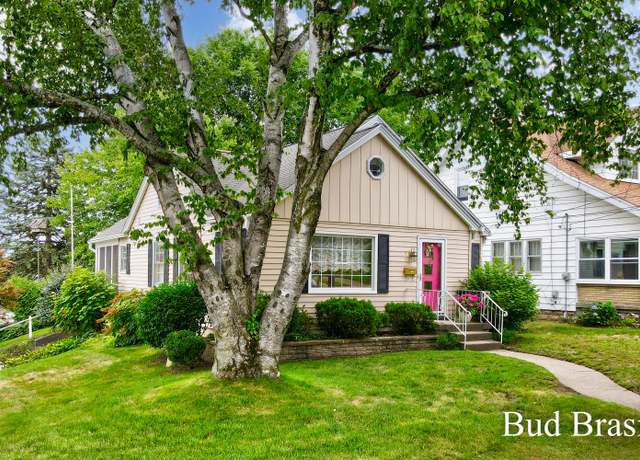Property at 952 Frederick Ave NW, Grand Rapids, MI 49504, 3 beds, 2 baths