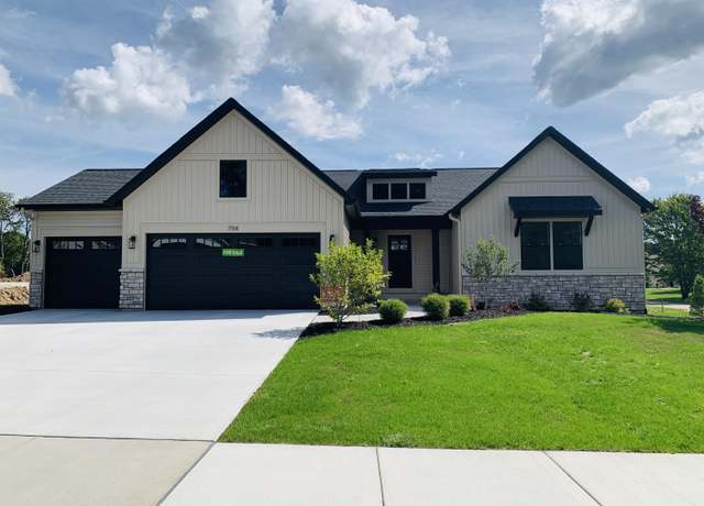 Property at 7114 Pinehurst Dr NE, Rockford, MI 49341, 3 beds, 2.5 baths