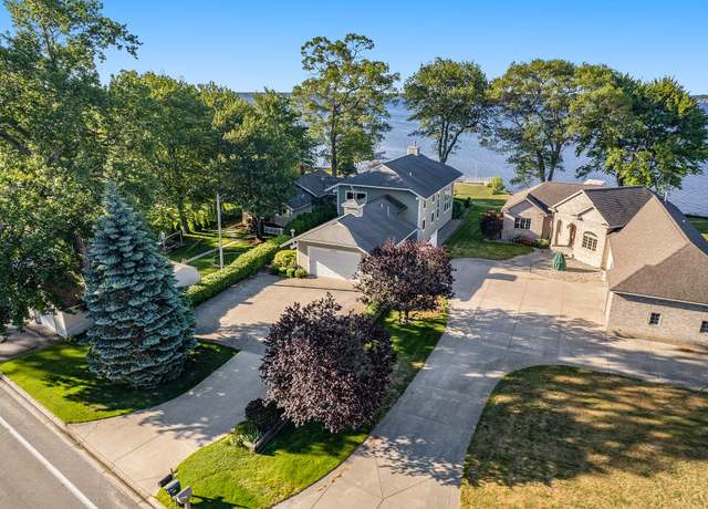 Property at 2585 Memorial Dr, Muskegon, MI 49445, 3 beds, 2 baths