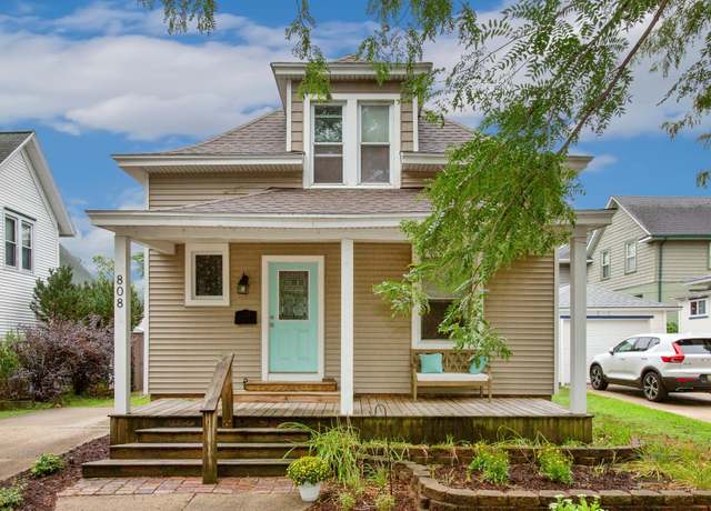 Property at 808 Wisconsin Ave, St. Joseph, MI 49085, 2 beds, 1.5 baths