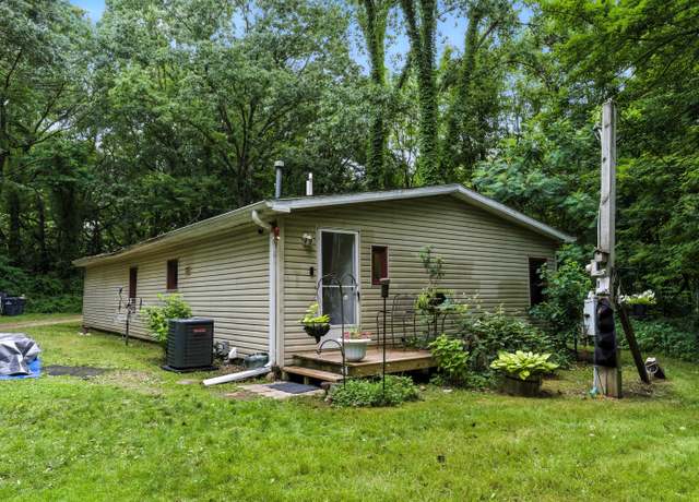 Property at 15264 E Michigan Ave, Galesburg, MI 49053, 3 beds, 2 baths