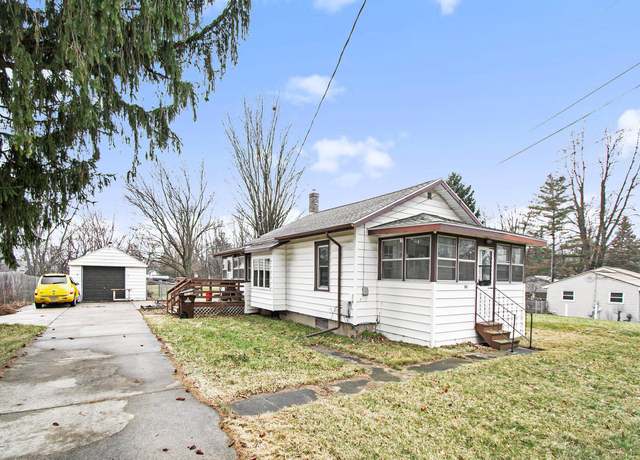 Property at 1015 Pearl St, Lansing, MI 48906, 2 beds, 1 bath